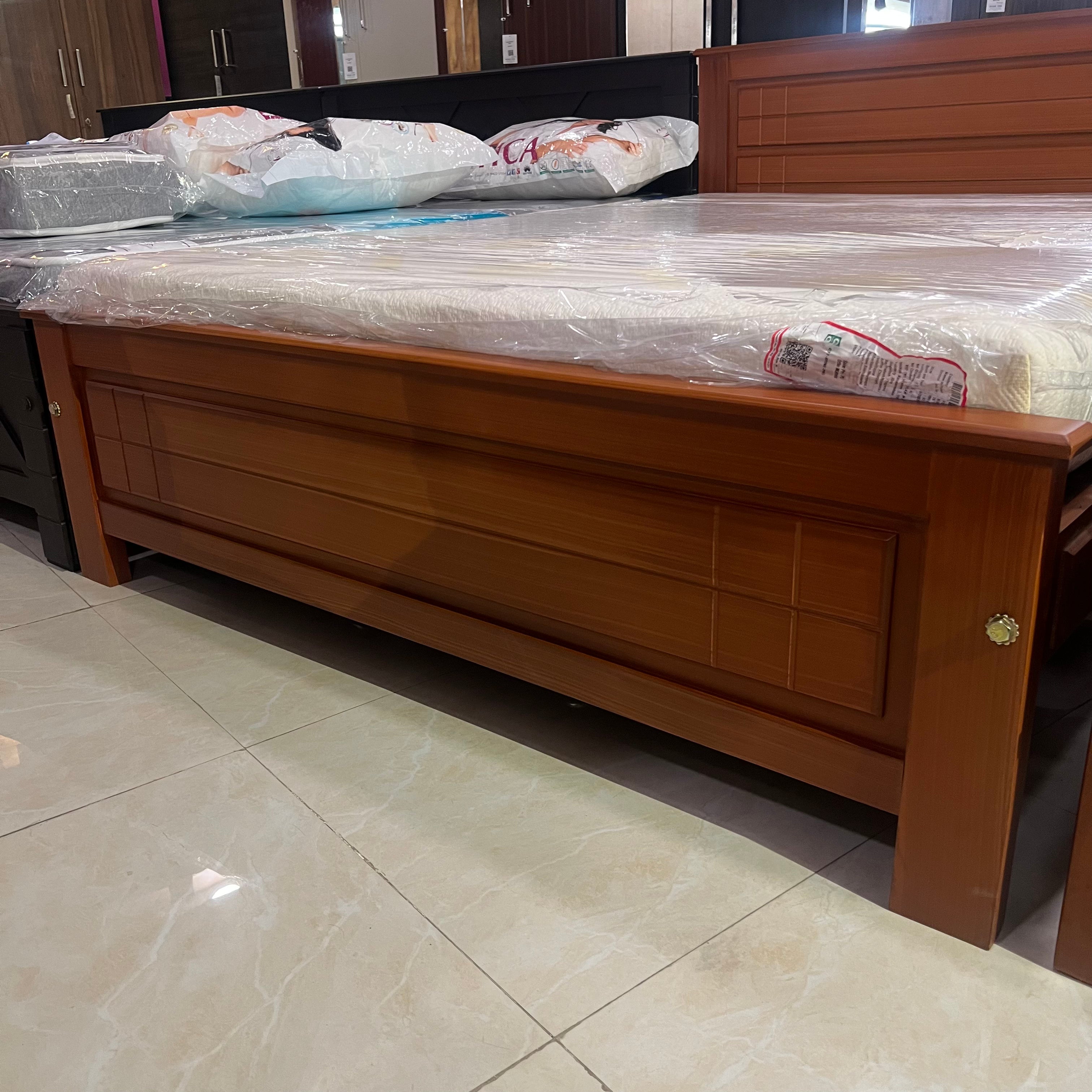 VFRK Tapi Wood Bed