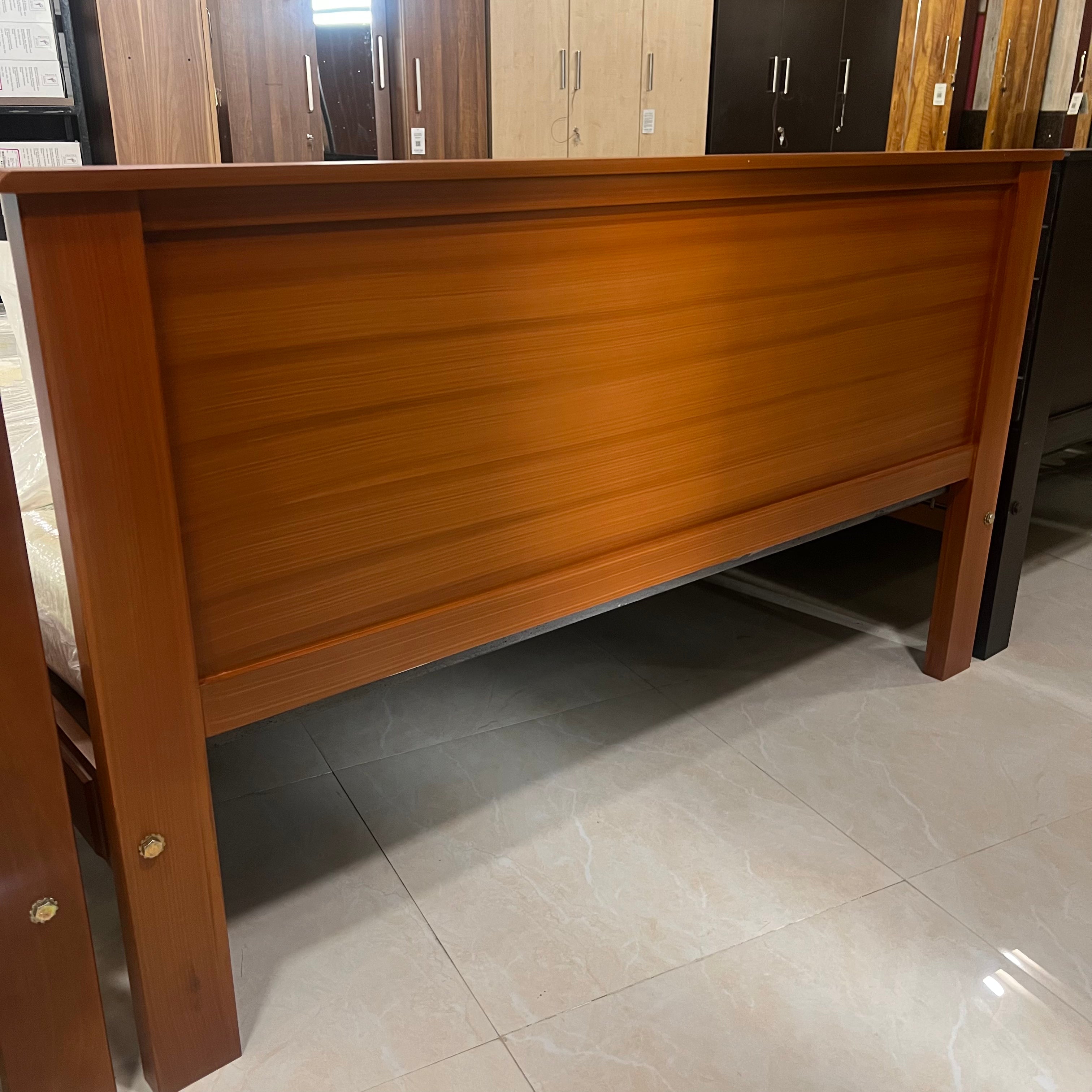 VFRK Tapi Wood Bed